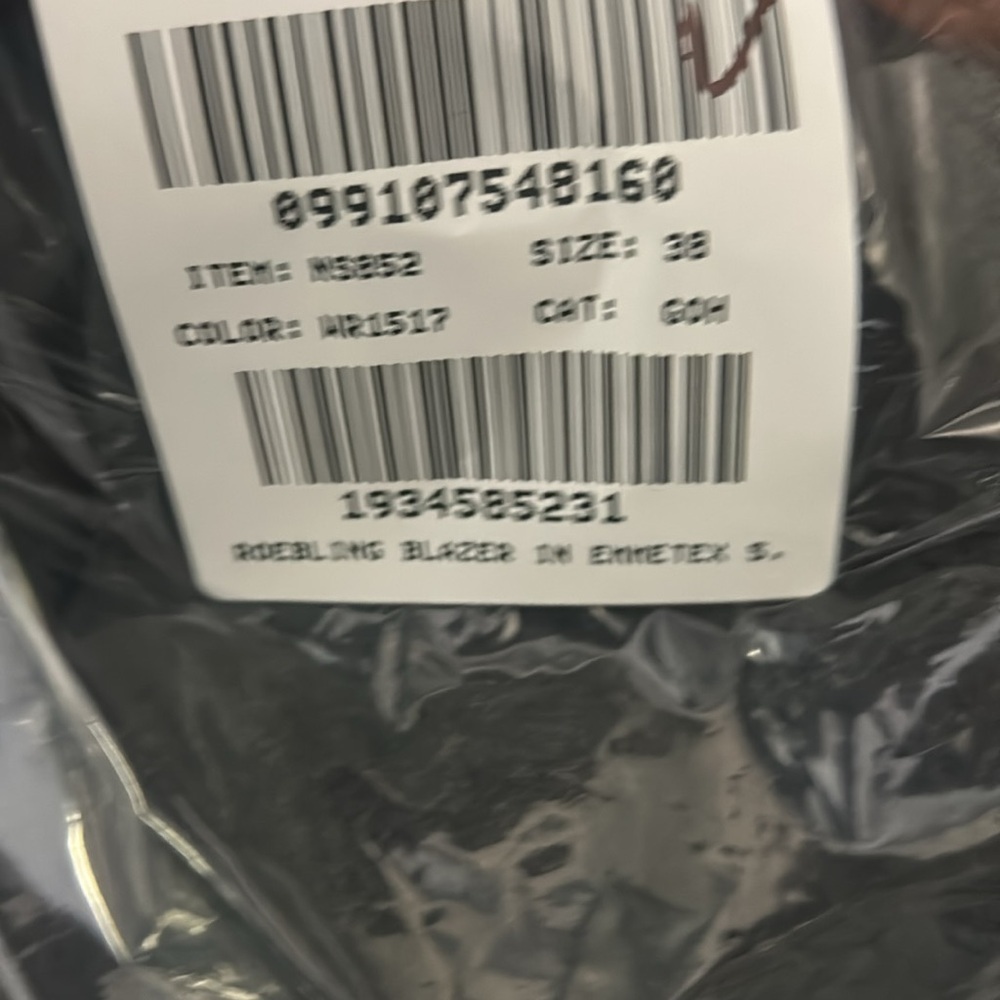 Madewell The Roebling Two-Button Blazer in Italian Fabric NS582 - Picture 6 of 6